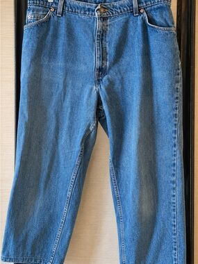 Vintage Women’s Levi Jeans with Orange tab cropped inseam size 18